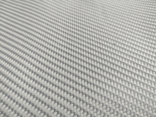 600-50kn PET Geotextile, sertleştirilmiş toprağın dik yamacı için dokunmuş.
