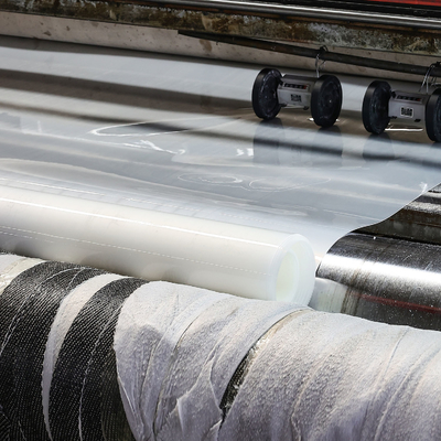 % 2.0-3.0 Karbon Siyahı İçeriğine Sahip 15MPa Çekme Dayanımı HDPE Geomembran Astar