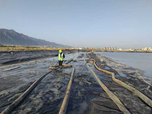 Geotekstil Açık Boyut 0.4mm Geotekstil Su Çözemesi Performansı Sağlayan Mükemmel Kimyasal Direnciyle Tasarlanmış Su Çözemesi Tüpleri
