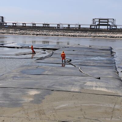 Belediye çamur arıtma projeleri için yüksek geçirgenlikli jeotekstil su çekme boruları