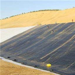Endüstriyel Kimyasal ve Atık Su Lagünleri İçin Suya Dayanıklı Bariyer HDPE Geomembran Astar