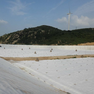 Nehir Dolgu Eğim Savunması İçin Delinmeye Dayanıklı Kısa Elyaf Dokuma Olmayan Geotekstil Koruma Matı