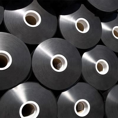 Uzunluğu 50 ila 100m arasında olan HDPE Jeozar, 15MPa'nın üzerinde çekme mukavemeti ve %2,0 ila %3,0 arasında Karbon Siyahı içeriği sunar