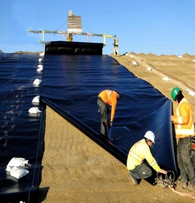 Balık Tankı 2mm HDPE Geomembran Yüksek Mekanik Mukavemet Baraj Göleti