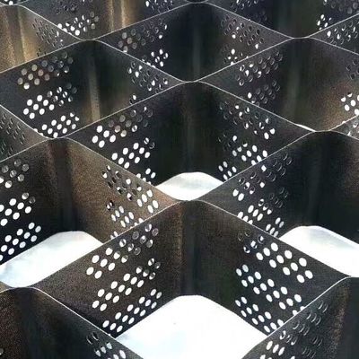 Kaynak alanı 330mm HDPE Geocell, pürüzsüz dokulu veya bal kovanı tipi yüzey ile GB standardını karşılamaktadır. Yerin takviye uygulamaları için idealdir